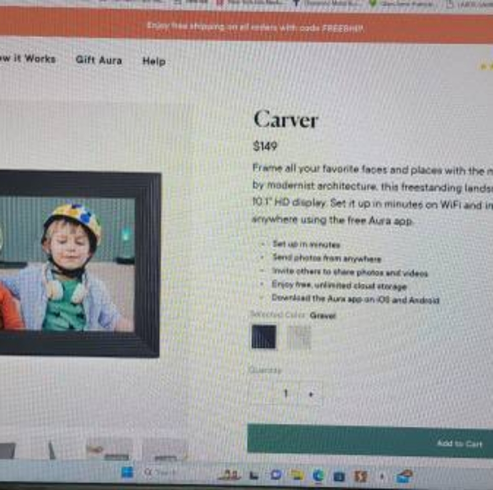 Aura Carver Digital Picture Frame